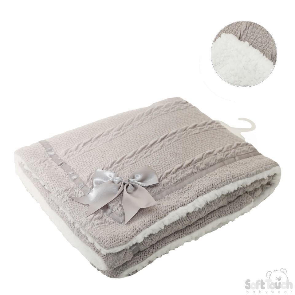 GREY CHEVERON CABLE KNIT WRAP W/SATIN TRIM & BOW : FBP202-G - Kidswholesale.co.uk