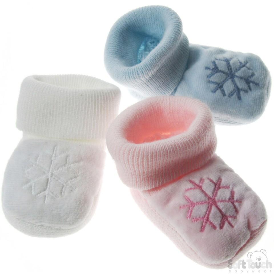 ACRYLIC POM-POM BABY BOOTEES: S410 - Kidswholesale.co.uk